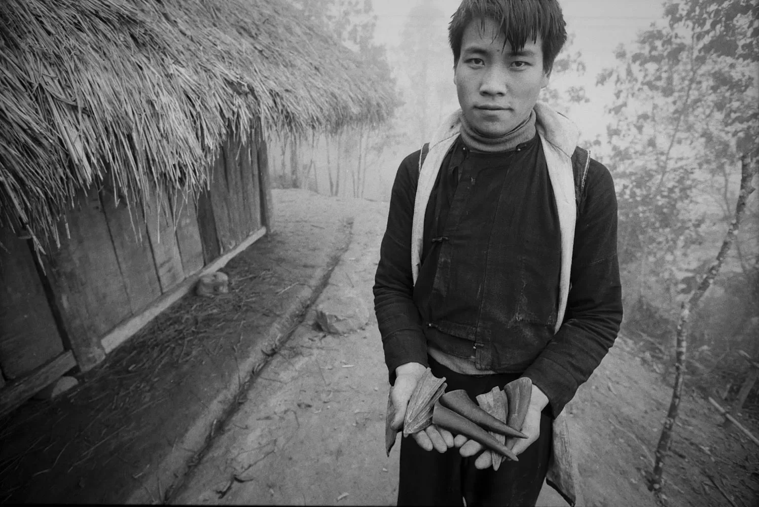 HmongCommunity_Sapa_Vietnam_1996_35mmBW_82.webp