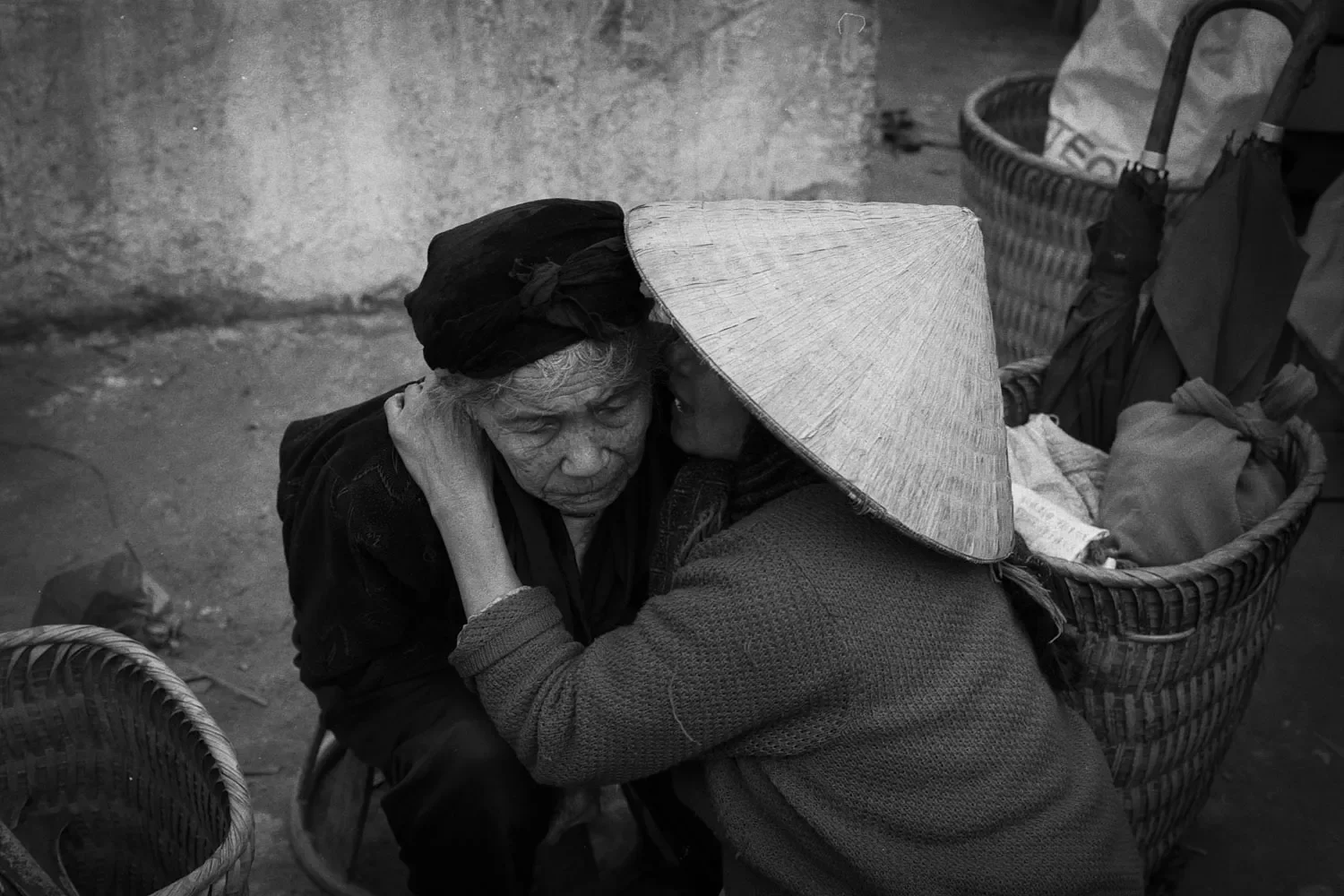 HmongCommunity_Sapa_Vietnam_1996_35mmBW_232.webp