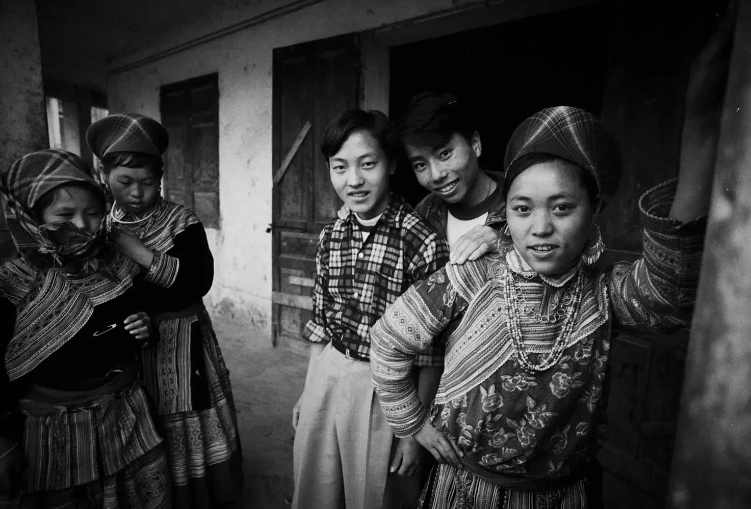 HmongCommunity_Sapa_Vietnam_1996_35mmBW_253.webp