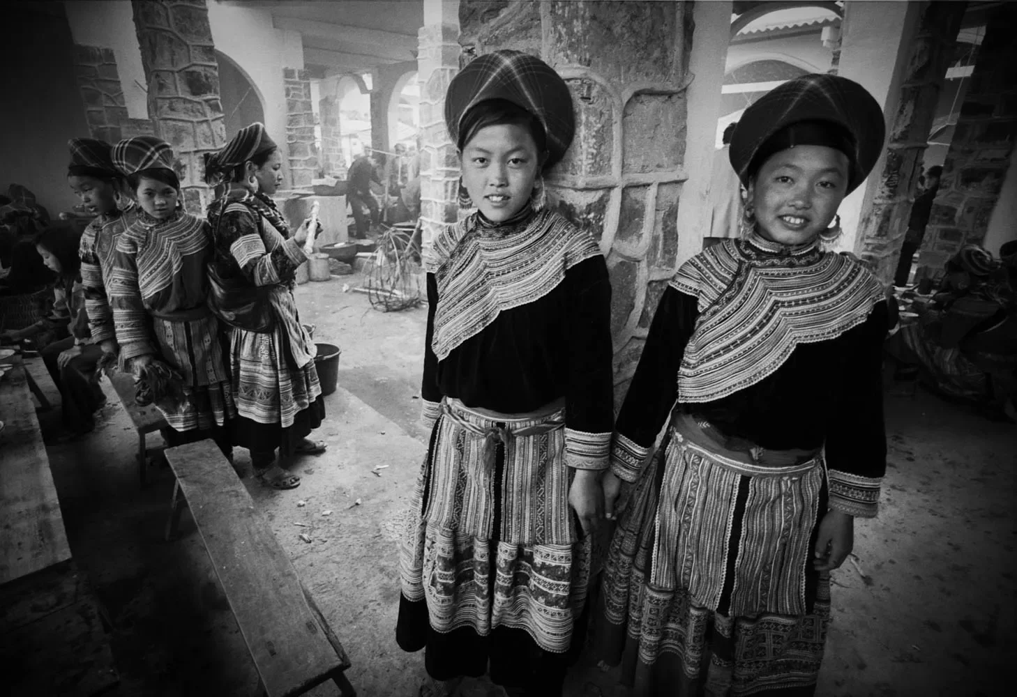 HmongCommunity_Sapa_Vietnam_1996_35mmBW_284.webp