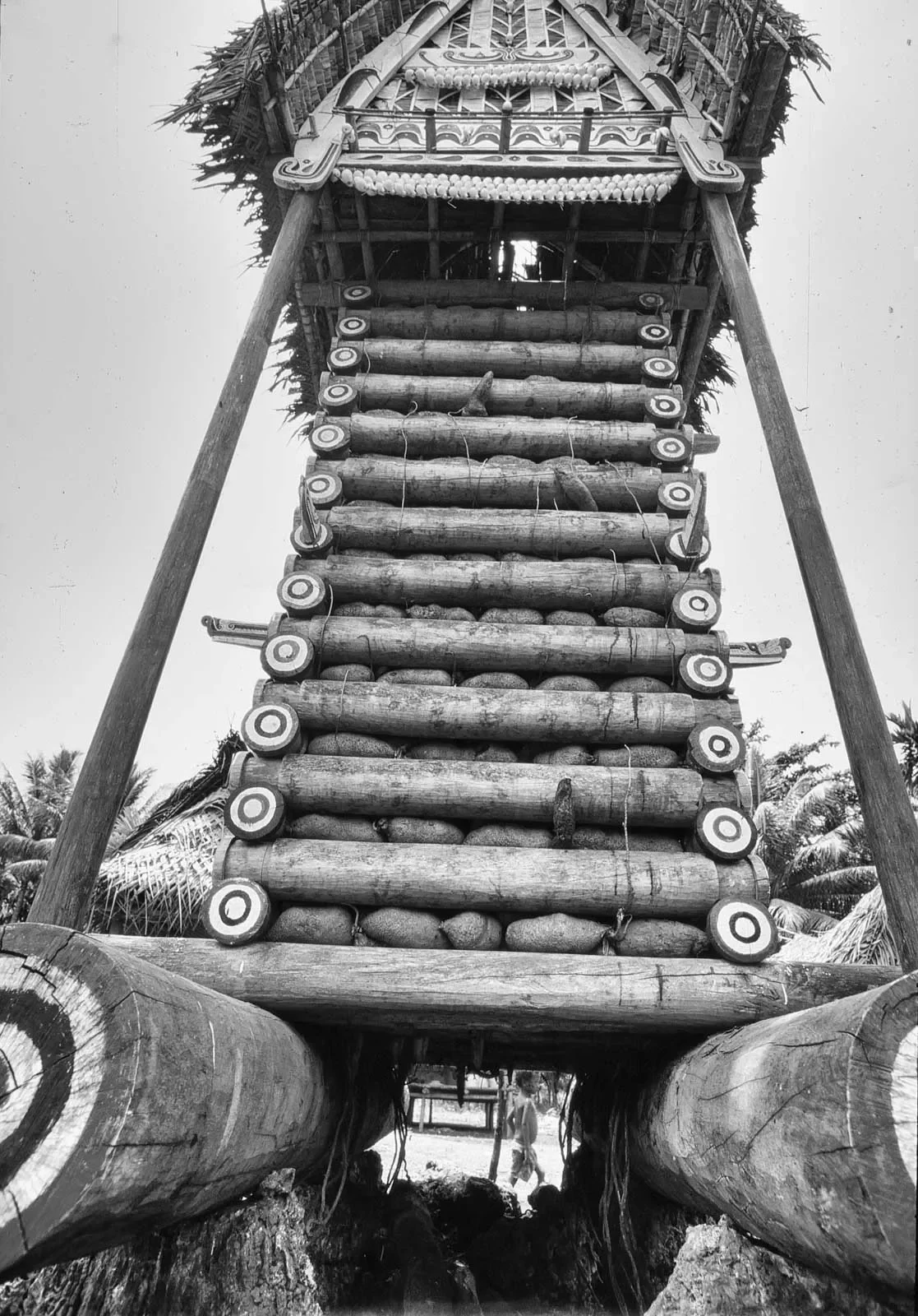 Kiriwina_TrobriandIslands_PNG_1995_UMS35mm_25_PS_BW.webp