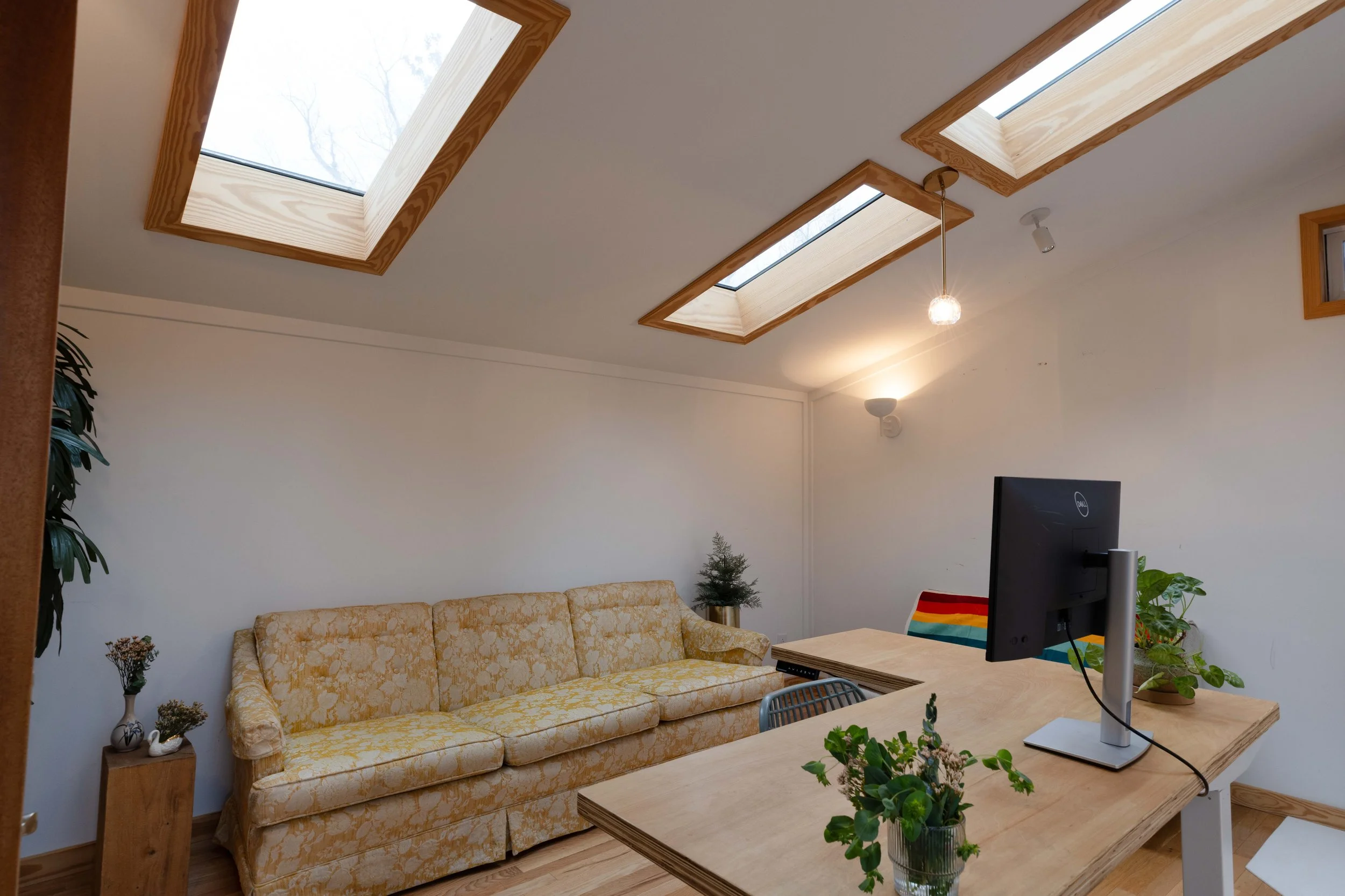 Dedicated outdoor office — furnished city cottage rental in Charlottesville.