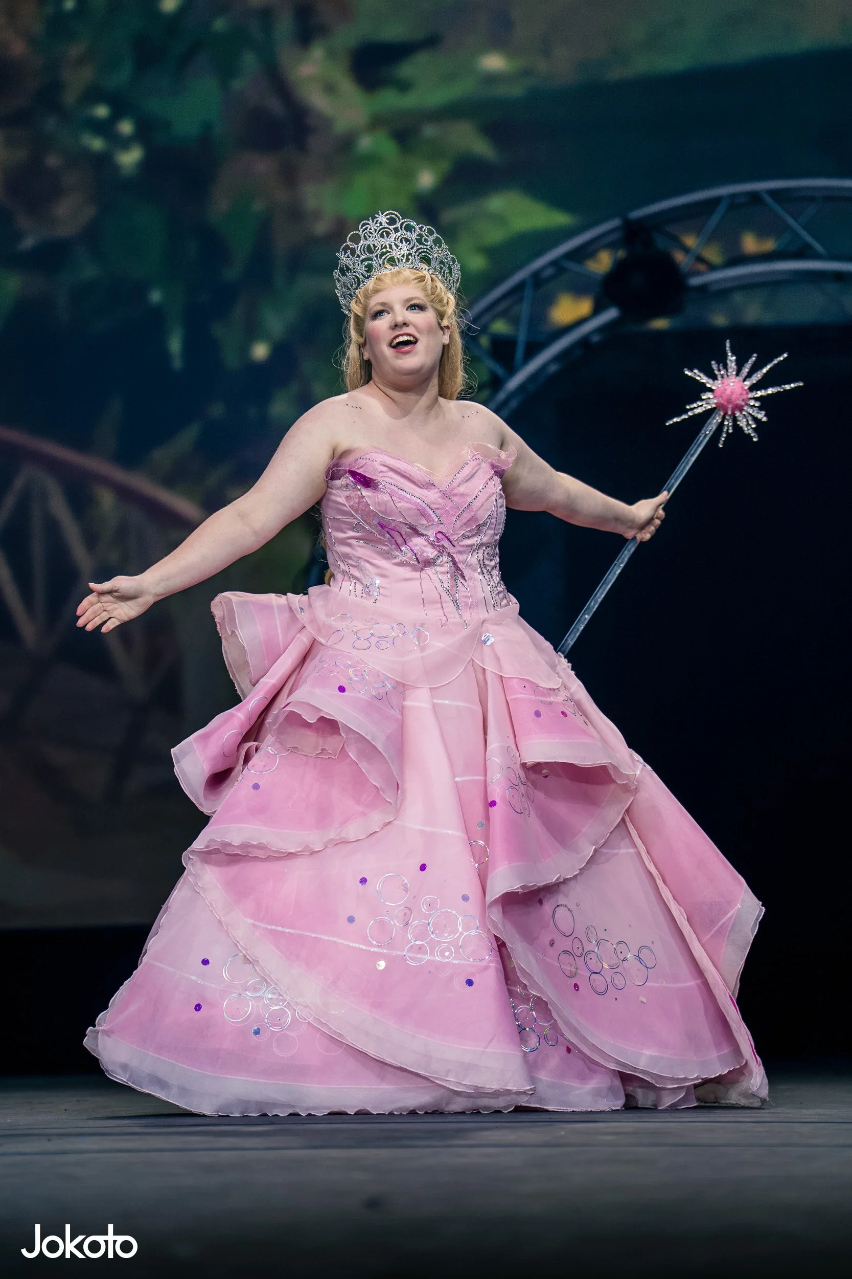 Glinda the Good- Wicked (2026)

Photographer: Jokoto Camera