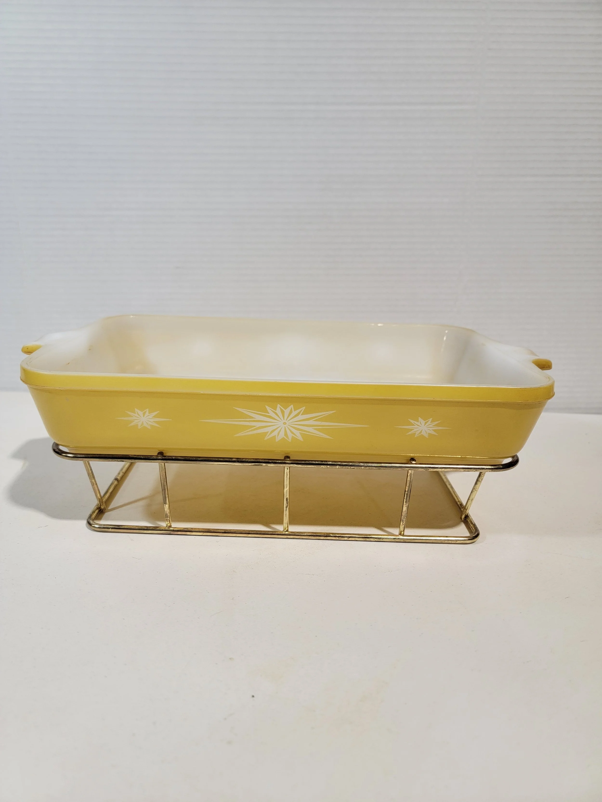 Vintage Pyrex Atomic Starburst Casserole Dish with Metal Cradle A1