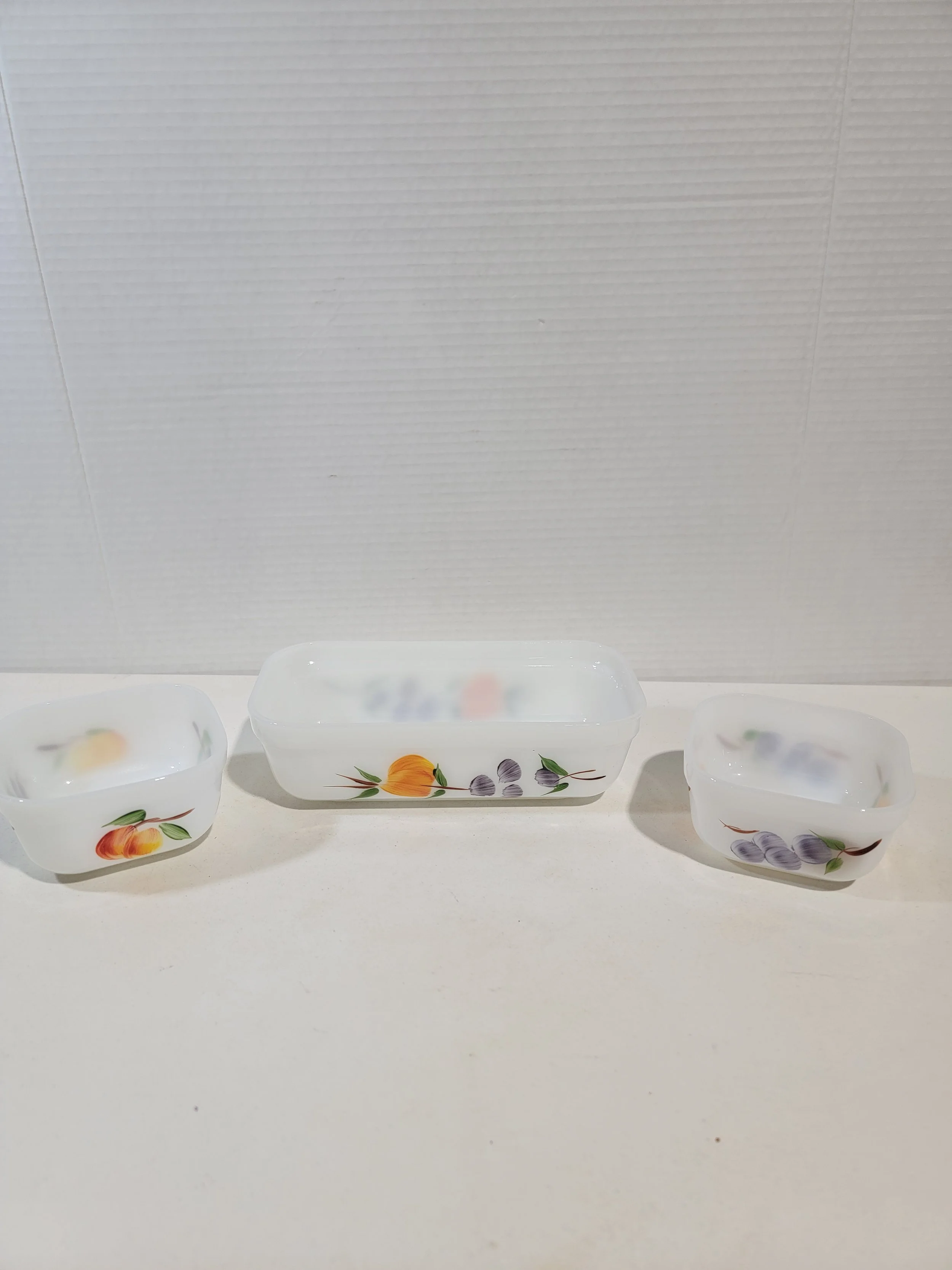 Vintage Fireking Gay Fad Fruit White Milk Glass A2