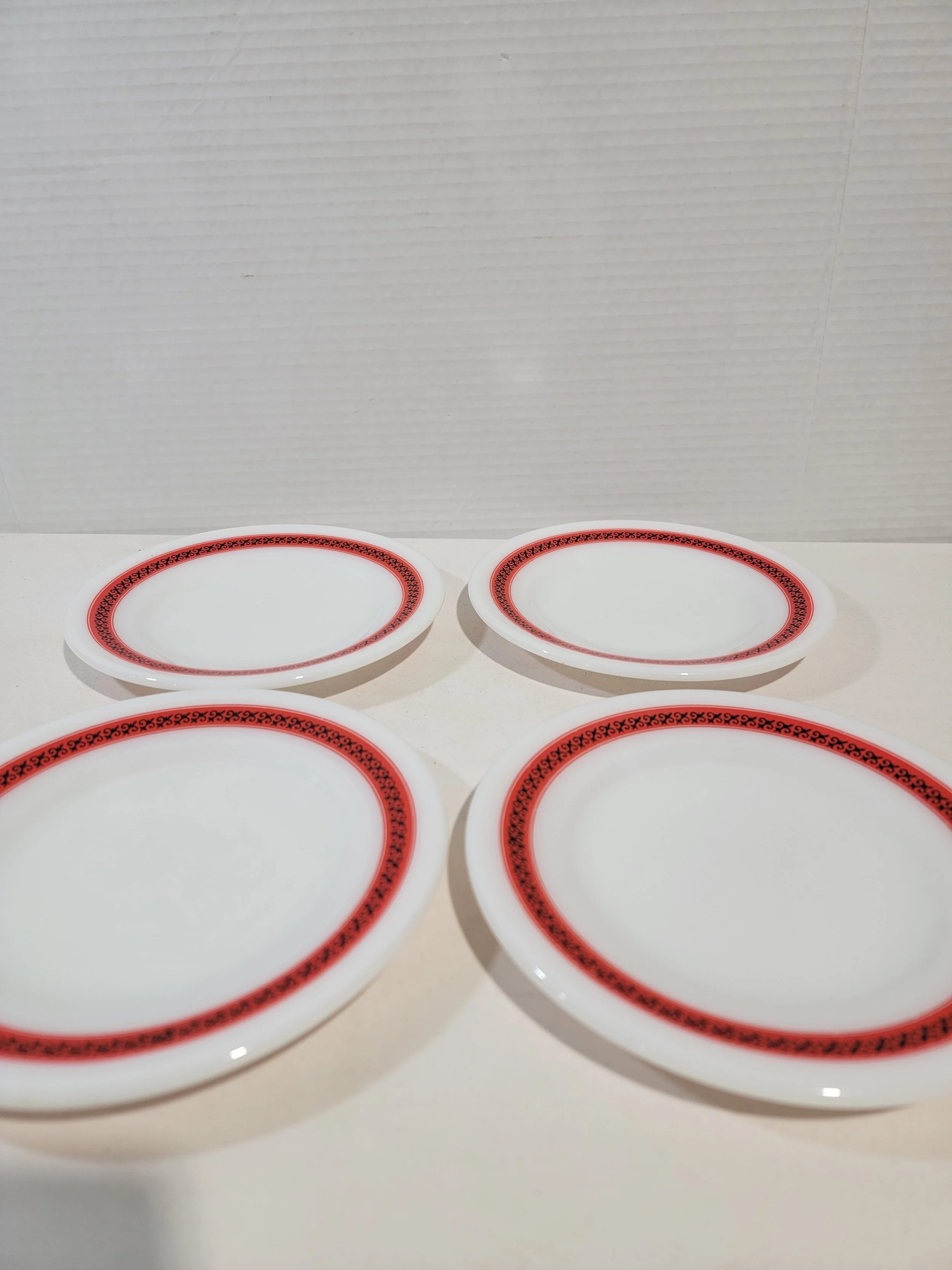 Vintage Pyrex Fleur De Lis Corning Plates A2