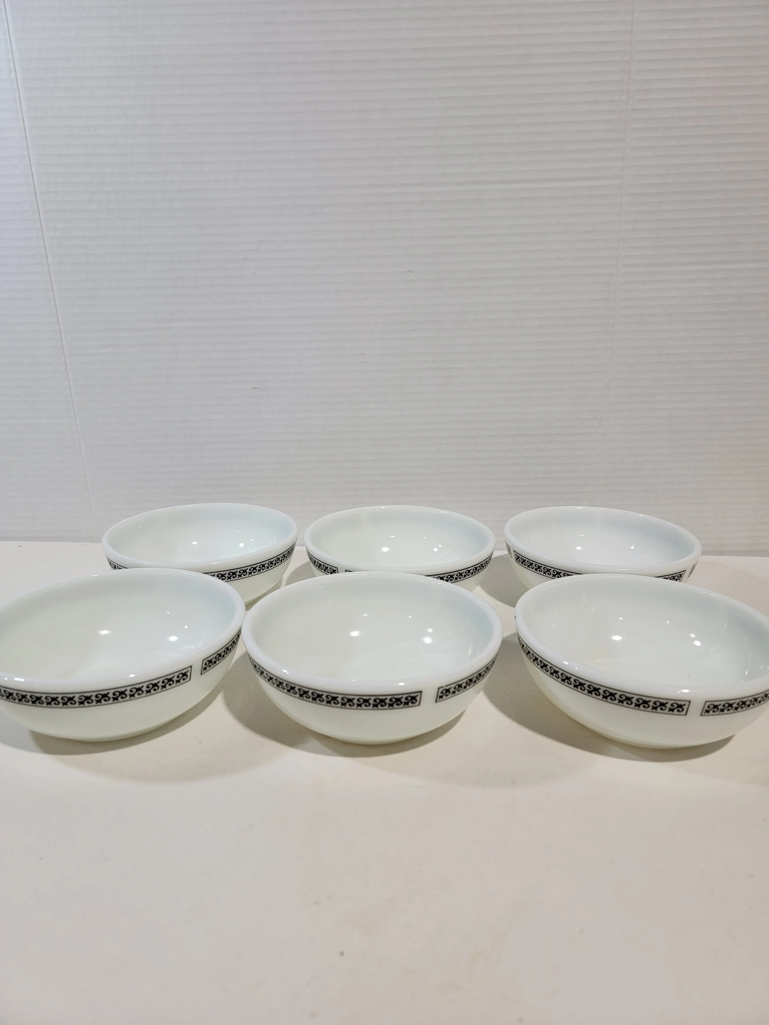 Vintage Pyrex Black Fleur de Lis Bowls A2