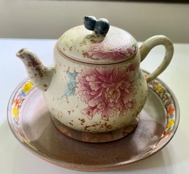 peony gourd teapot whole.jpg