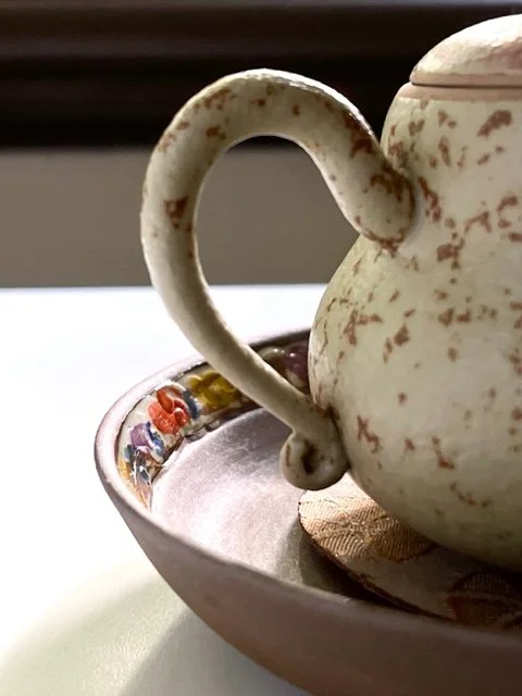 peony gourd teapot handle.jpg