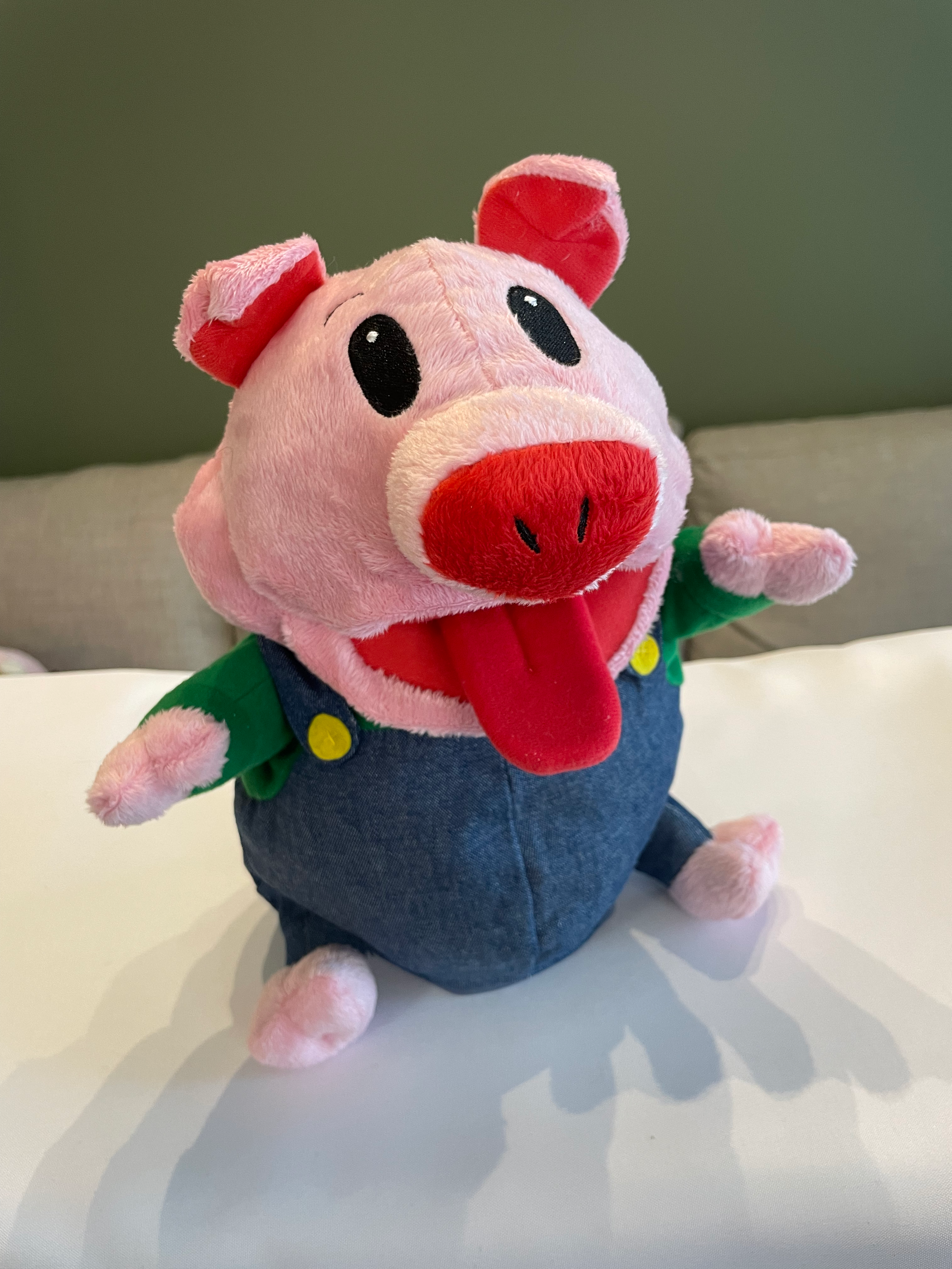 Puppet of the Day - Pickles the Pig 