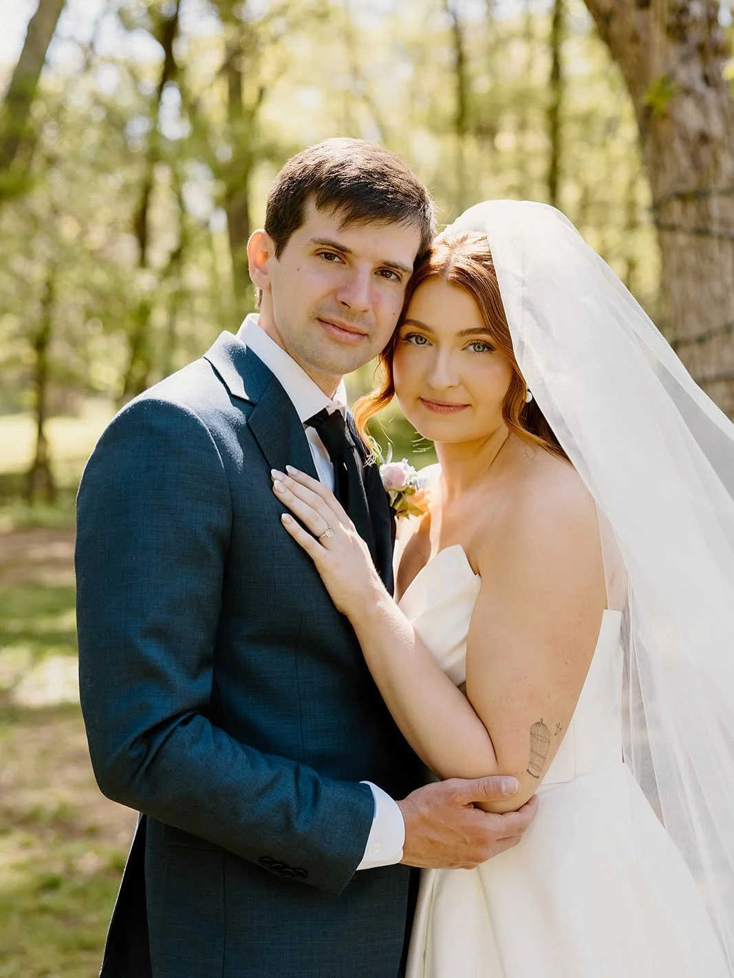 Reminiscing on the Cimino&rsquo;s day on this sunny Tuesday 🌸🌼🌿

Photographer: @lindsey_marie_photos 
Second shooting:&nbsp;@mayleeb.photo 
Venue, catering, cake, flowers, &amp; drinks: Mathews Manor&nbsp;@mathewsmanor 
Photo Booth: Platinum Enter