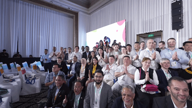 ezgif-6537adf0b94ef429.gif