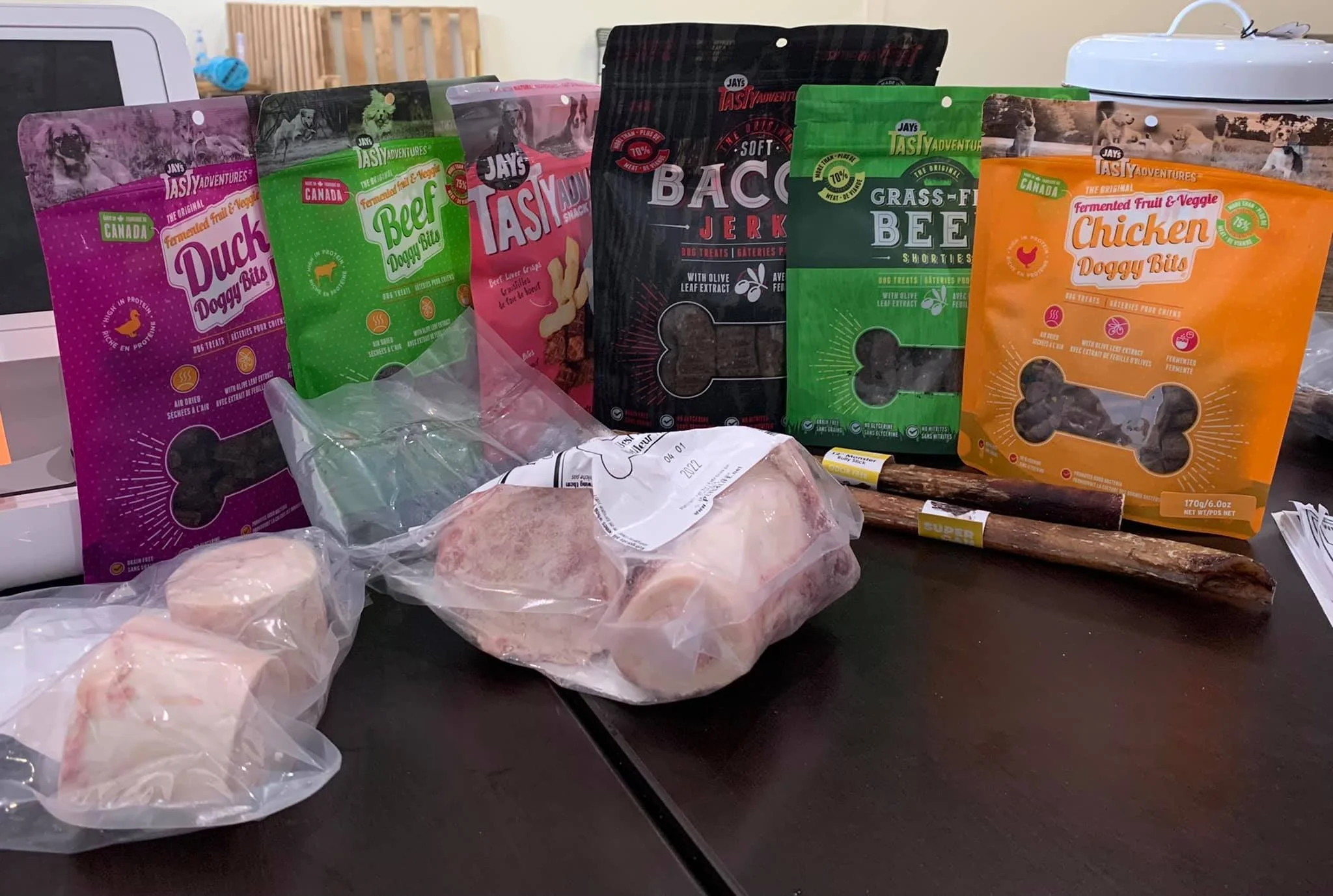 dog-food-bones-treats-welland.jpg