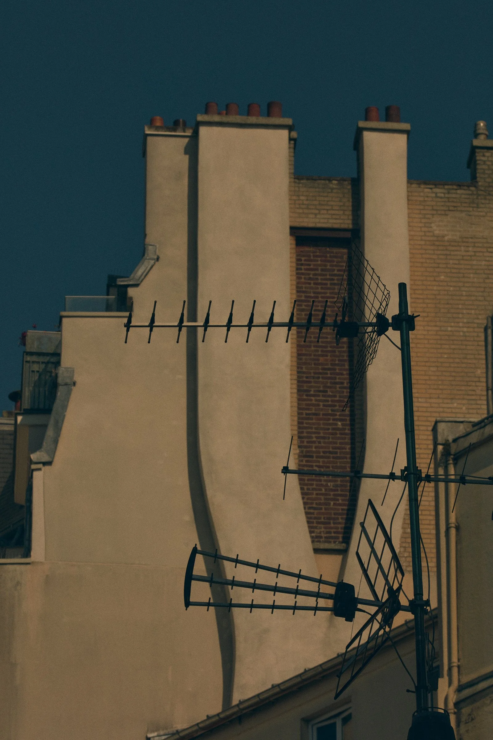 Le Mur et l'Antenne