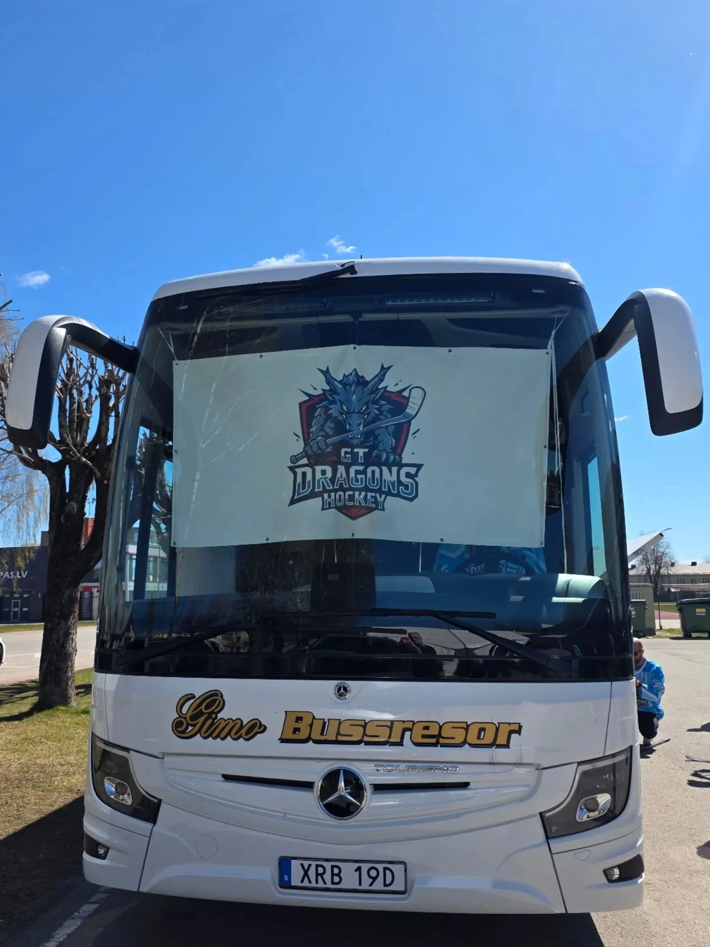 Tobbe &auml;r med @gtdragonshockey_team16 p&aring; hockey cup i Riga 🐉