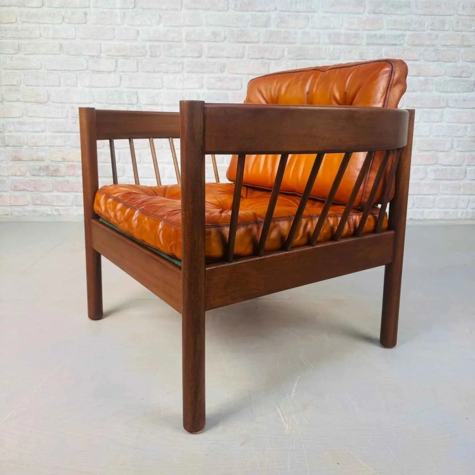 J%C3%B8rgen+B%C3%A6kmark+Danish+1960s+Spindle+Barrel+Tan+Leather+Chair.jpg