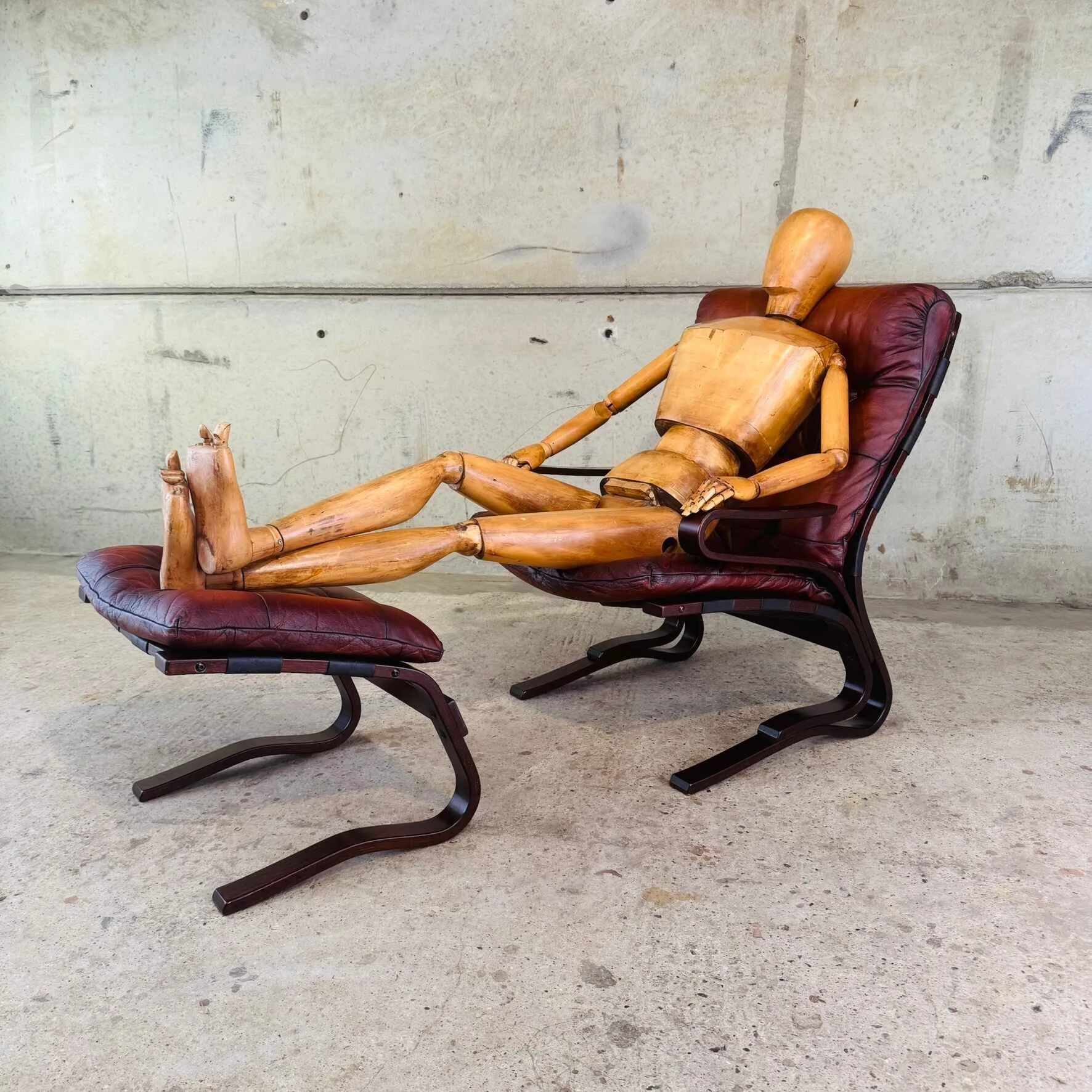 Norwegian Hove Møbler 'Skyline' Lounge Chair & Footstool – 1970s Leather (2).jpeg