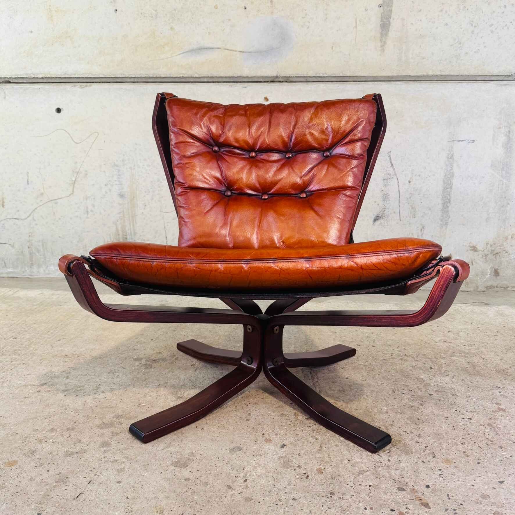 Vintage Norwegian Falcon Cognac Leather Chair by Vatne Møbler (2).jpeg