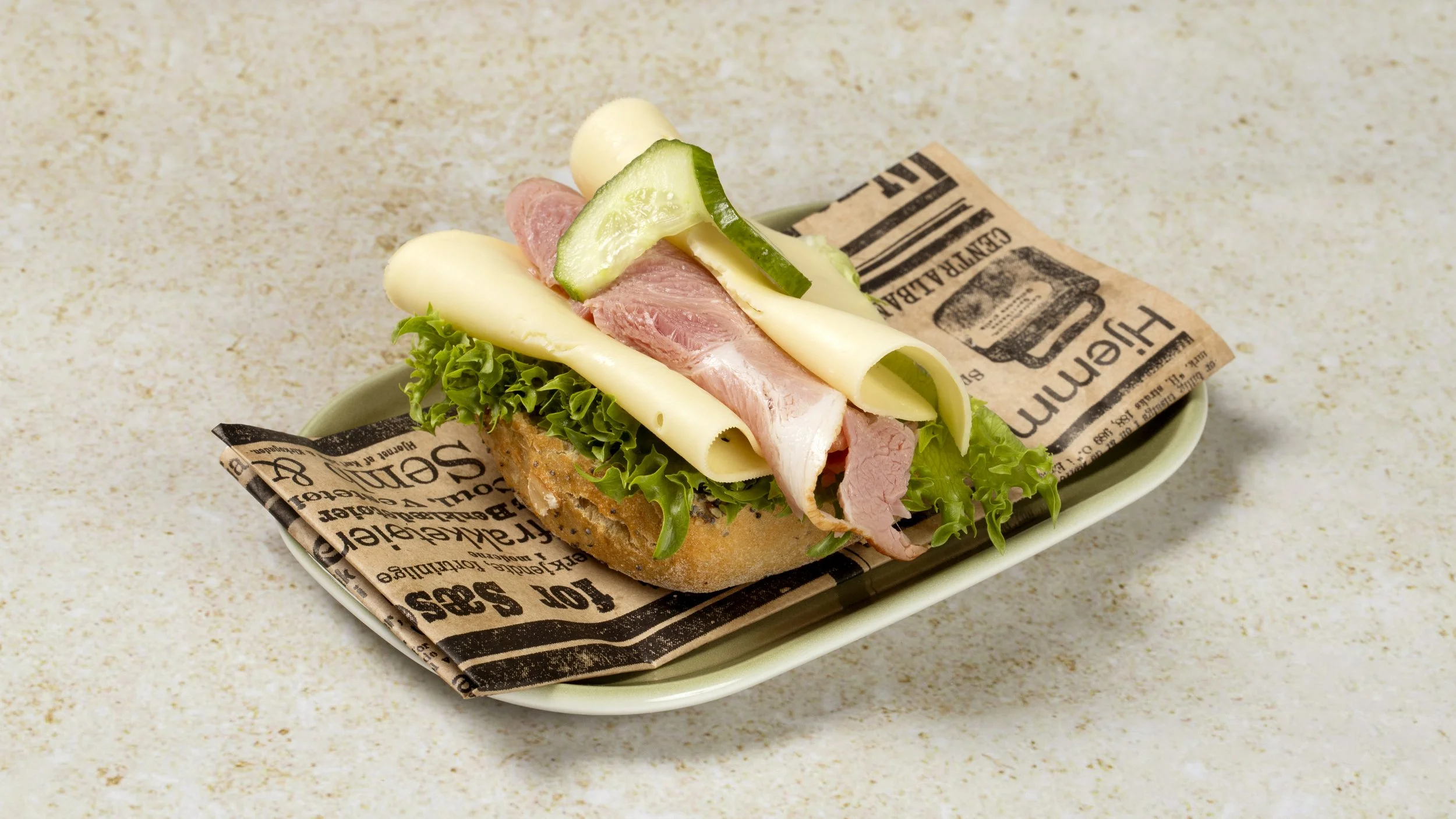 Roll with cheese and ham