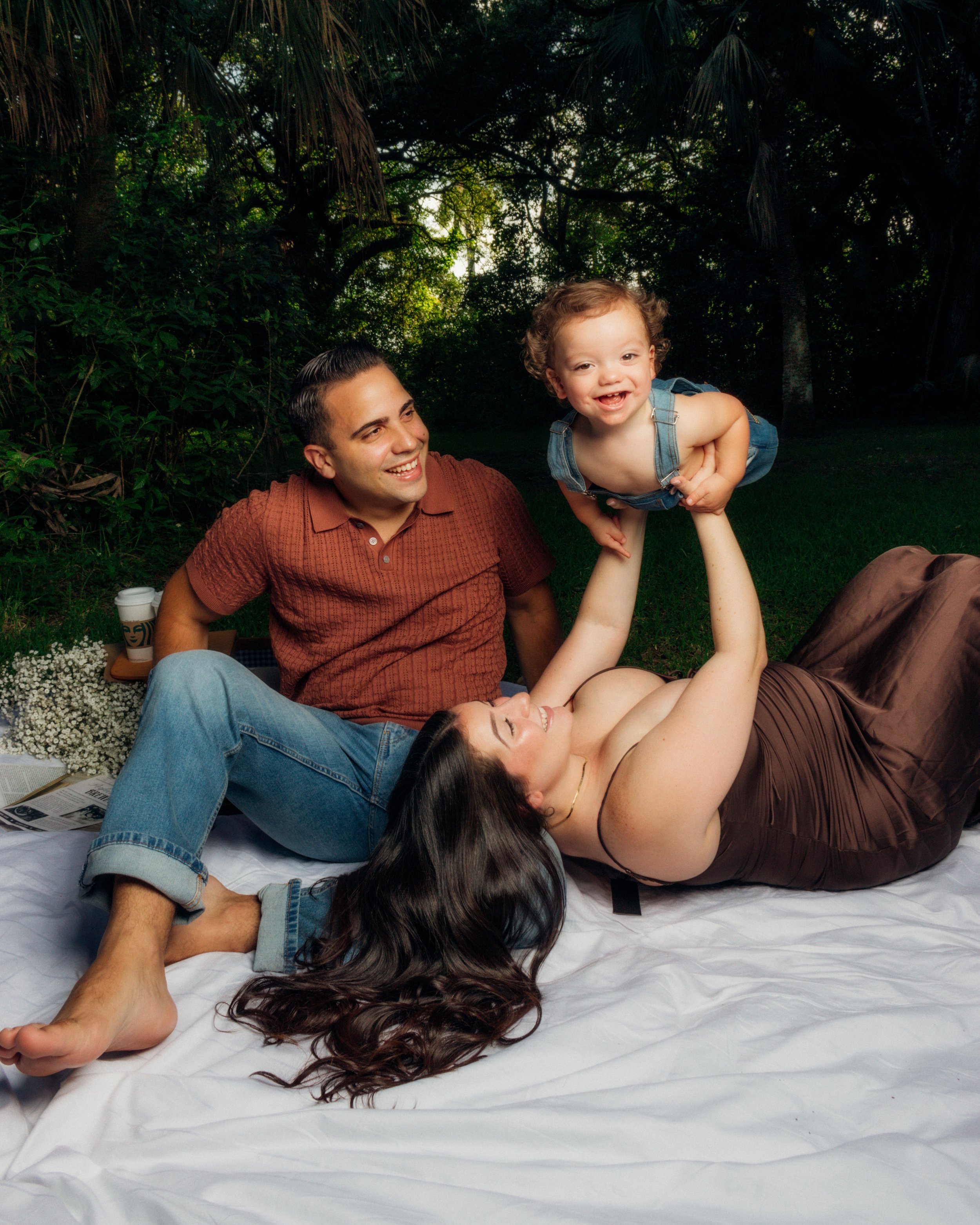 Outdoor Maternity Portraits