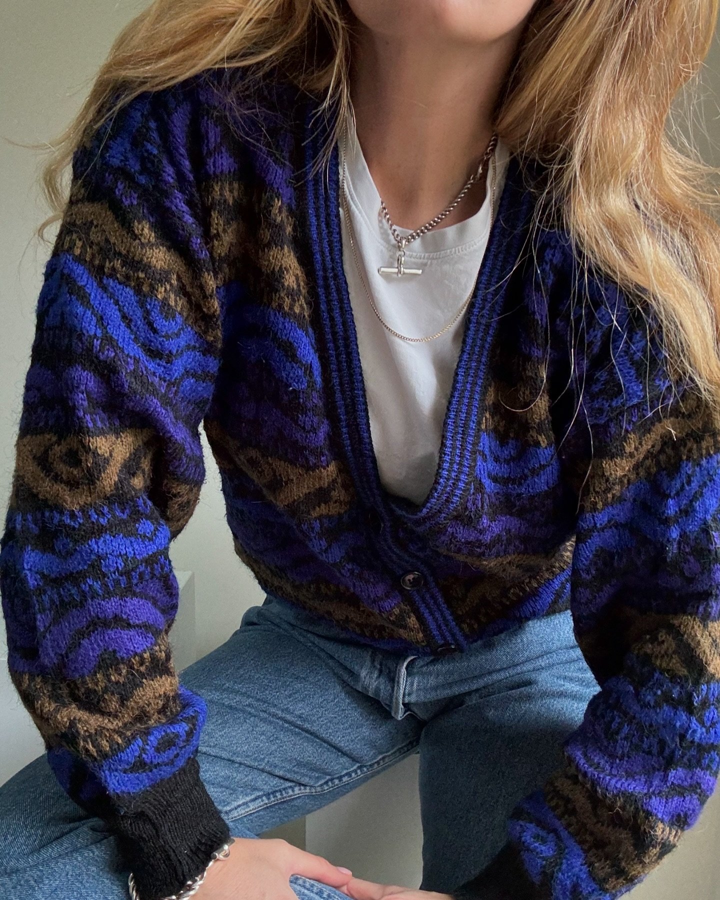 Vintage Aztec Wool Cardigan In Electric Blue 〰️ M 〰️ UK 6-12 depending on desired fit 〰️ &pound;39

Excellent vintage condition. 

Available now online, via stories and saved to &lsquo;In Stock&rsquo; highlight.

www.EDIT89.com ✨