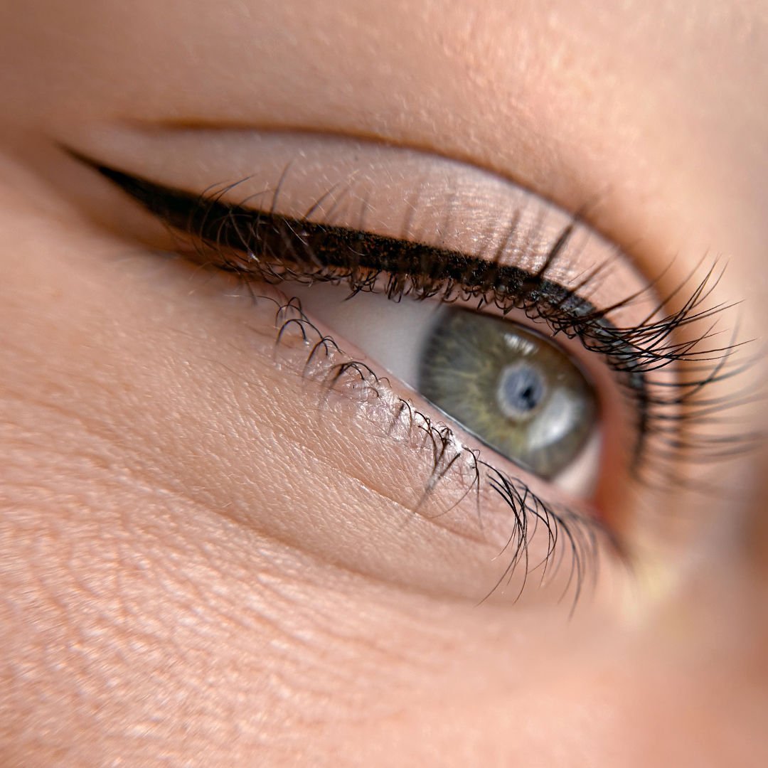 team-hautnah-classic-eyeliner-1.jpg
