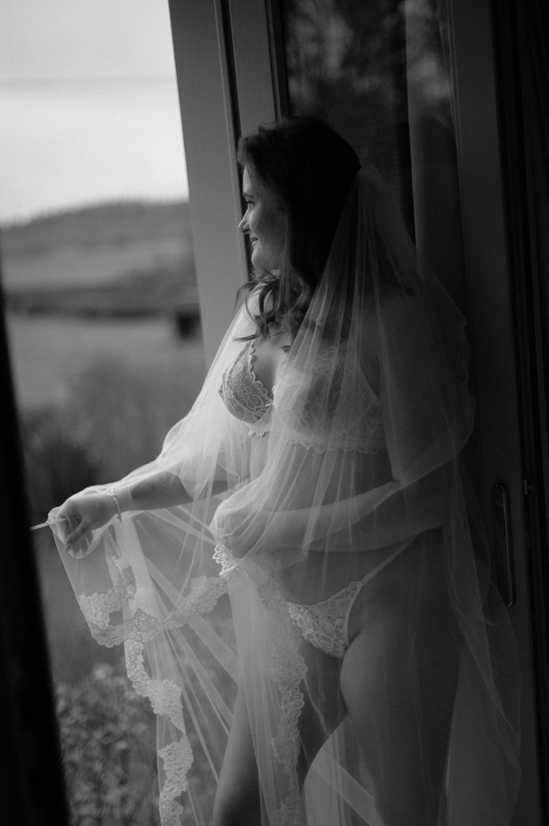 Bridal boudoir hampshire-2.jpg