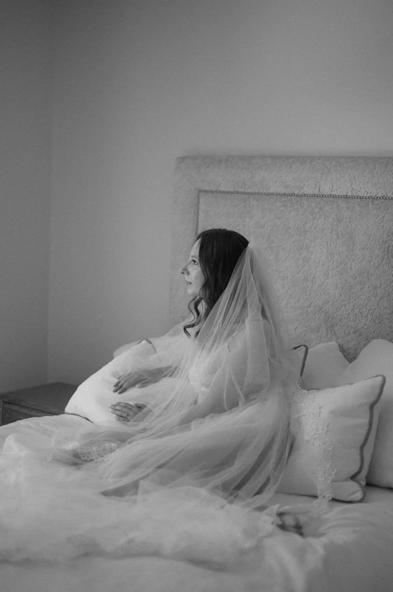 luxury-bridal-boudoir-hampshire-bed-portrait.jpg