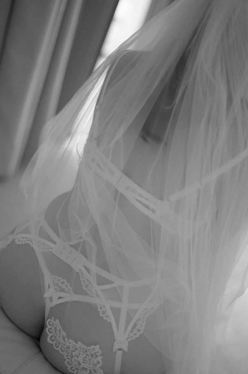 bridal-boudoir-window-light-portrait.jpg