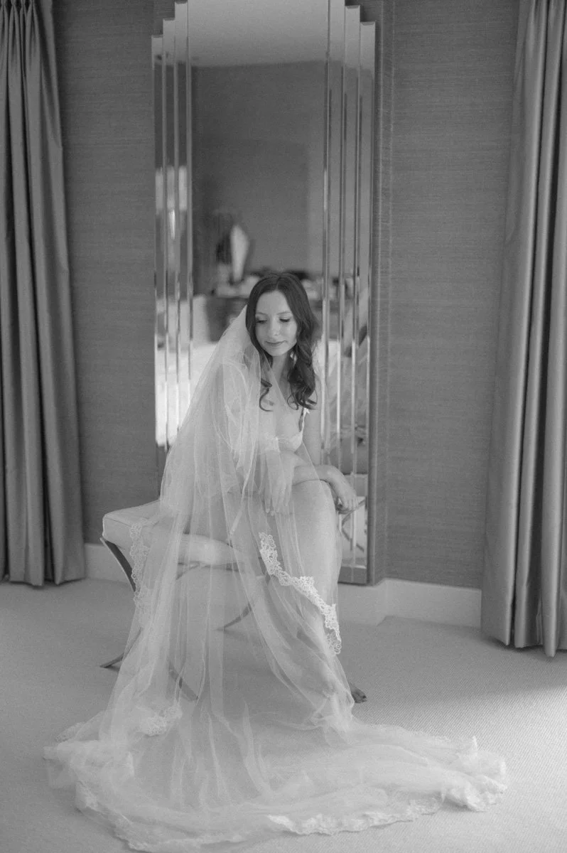 fine-art-bridal-portrait-chair.jpg