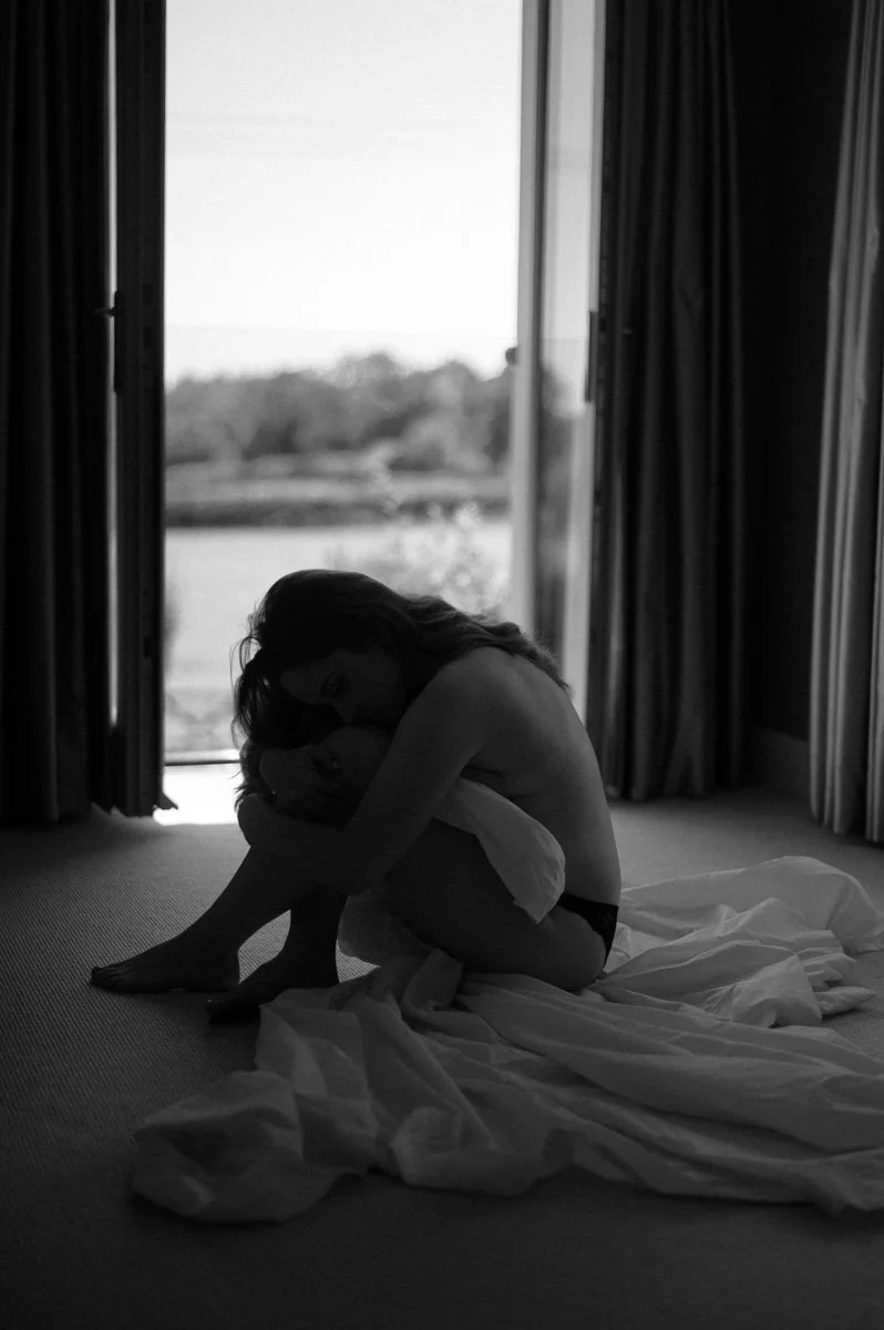Soft &amp; Intimate Boudoir Portrait