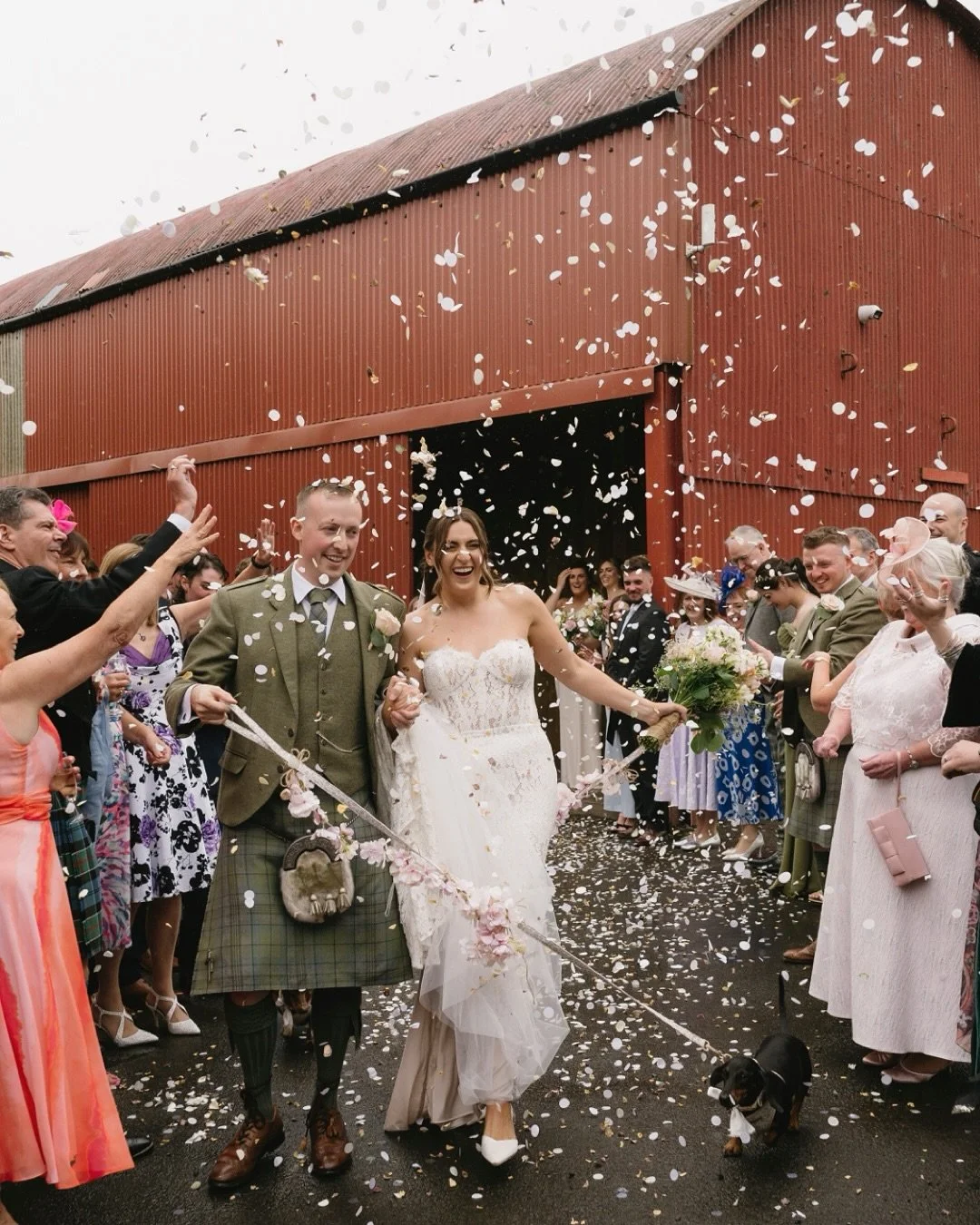 Aileen and Camran got married on Saturday at one of my fav wedding venues in Scotland @dalduffbarnweddings. This day was the perfect example of embracing Scottish weather and being flexible with how the day runs. The heaven&rsquo;s opened but it didn
