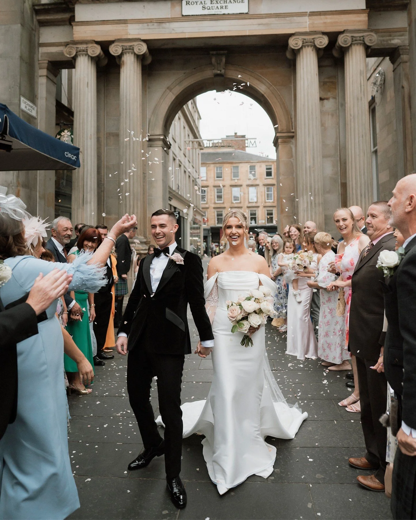 Classy Glasgow city centre wedding right in the heart of Glasgows Royal Exchange square. @theexchangeglasgow is an absolutely stunning venue right in the heart of the friendliest city in the world! It&rsquo;s perfect for you city lovers!