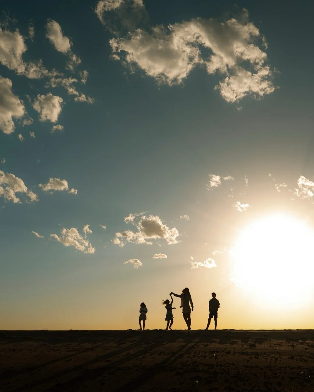 Sunset family sessions on the central coast Australia. I don&rsquo;t just love capturing special moments I love playing with light to make those moments even more magical! #sydneyfamilyphotographer #familyphotographer #familyphotographernorthernbeach