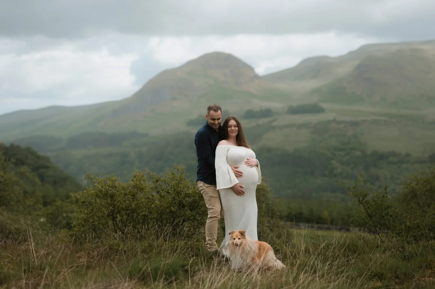 Kara, Michael and their trusty companion 🤍
Last year I had the joy of photographing Kara&rsquo;s pregnancy, and then returned to capture their beautiful baby girl. More images to come, but for now this standalone moment of one very beautiful mum-to-