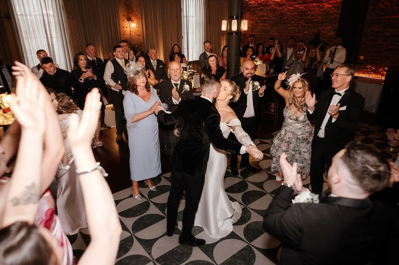 That first dance last forever feeling! 🥰 @theexchangeglasgow #glasgowweddingphotographer #scottishweddingphotographer