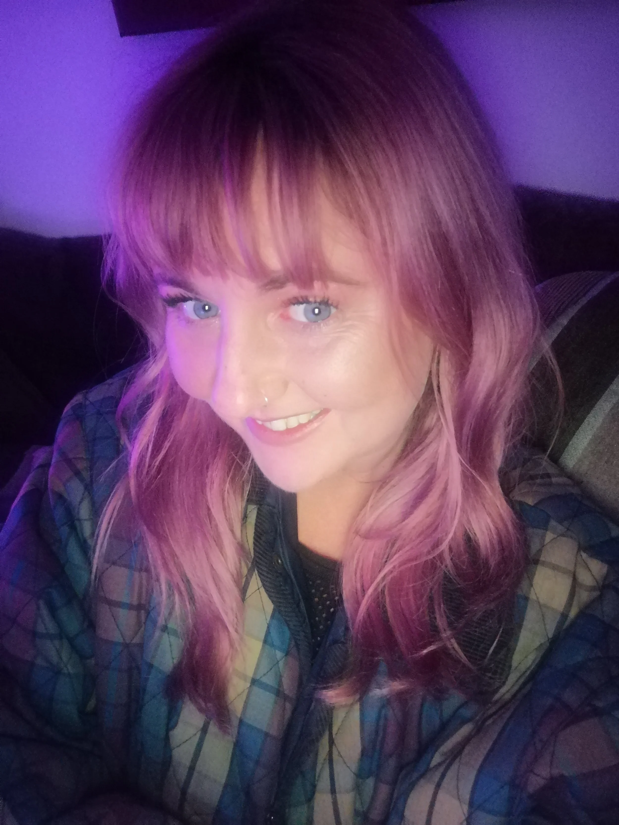 FRANCESCA SMITH - AKA False Relation is a classically trained pianist turned Drum & Bass selector, producer and educator, blending deep musicality with underground energy. With a background in composition and an MSc in Music Technology, she brings mu