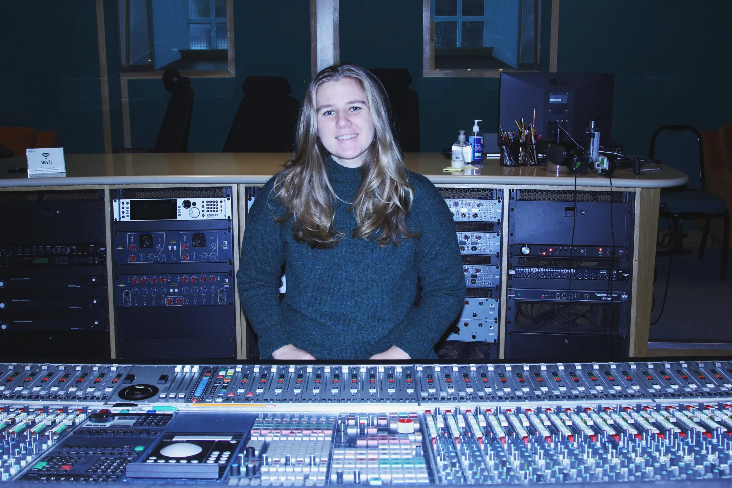 ALENE LAUTENSCHLAGER is the 2024/25 recipient of the Sontronics Scholarship at Abbey Road Institute London. A talented vocalist, songwriter and producer, she brings a thoughtful, creative approach to every project she works on. During her time at Abb