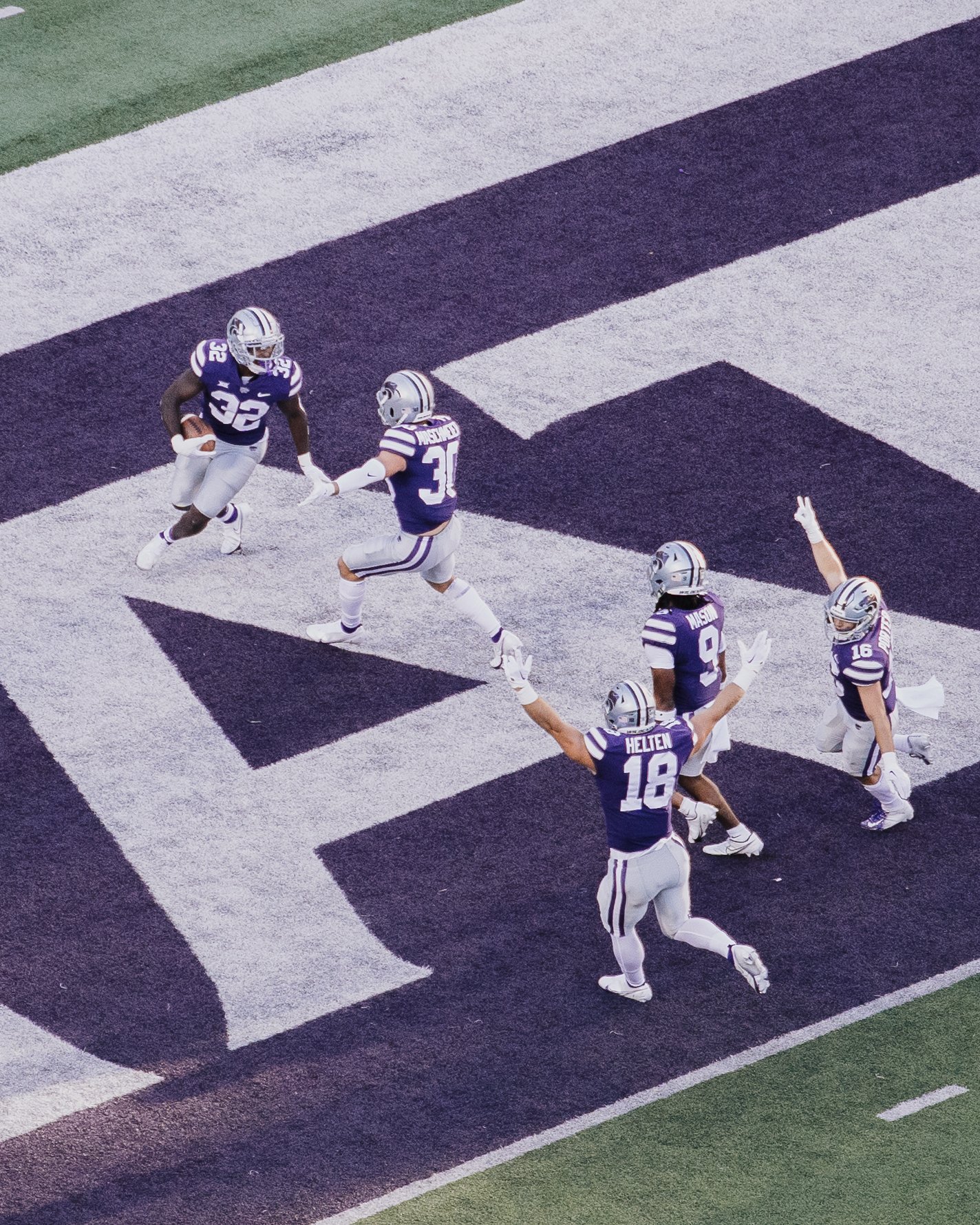 20220210_JWS_FOOTBALL02_72dpi_001.jpg