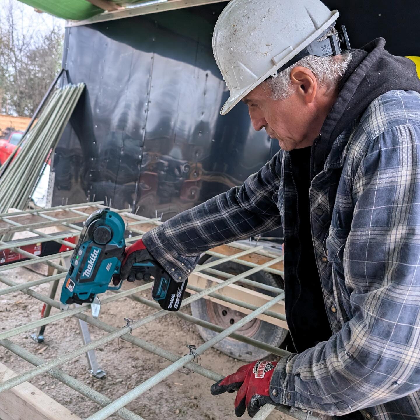 V-Rod fiberglass rebar is lighter and easier to cut than traditional steel rebar.
.
.
.
.
#building #georgianbay #construction #constructionlife #builderlife #engineering #work #builders #buildersofinsta #builderssupportbuilders