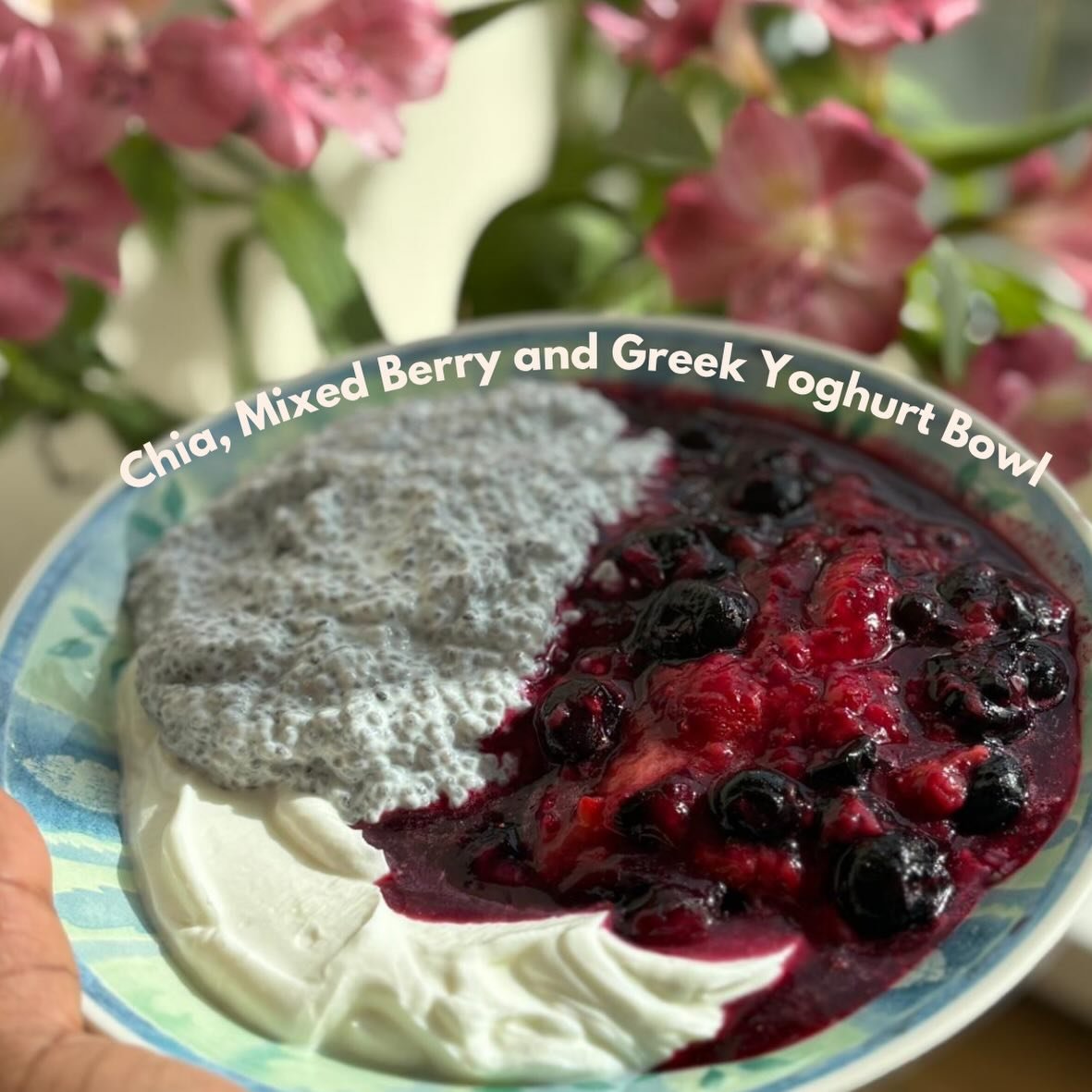 Chia &amp; Berry Greek Yoghurt Bowl 😋

After my morning jog/stomp, I whipped up this quick, easy, and filling breakfast bowl that kept me satisfied all morning!

Ingredients:
&bull; 2 heaped tablespoons chia seeds
&bull; 100ml kefir
&bull; 250g Gree