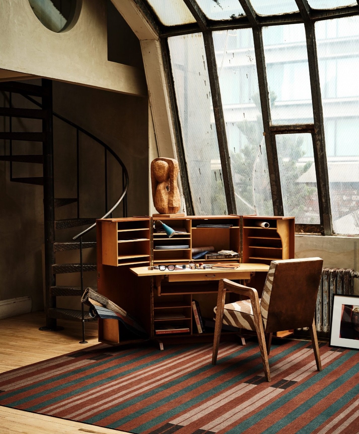 Part of @alfredoparedesstudio&rsquo;s first collection for Patterson Flynn, Gaucho&rsquo;s unusual rhythm has a Bauhaus bent that elevates the stripe. Can&rsquo;t wait to see this IRL @ 313 or you can hit their website. 

Photo by @frankfrancesphoto.
