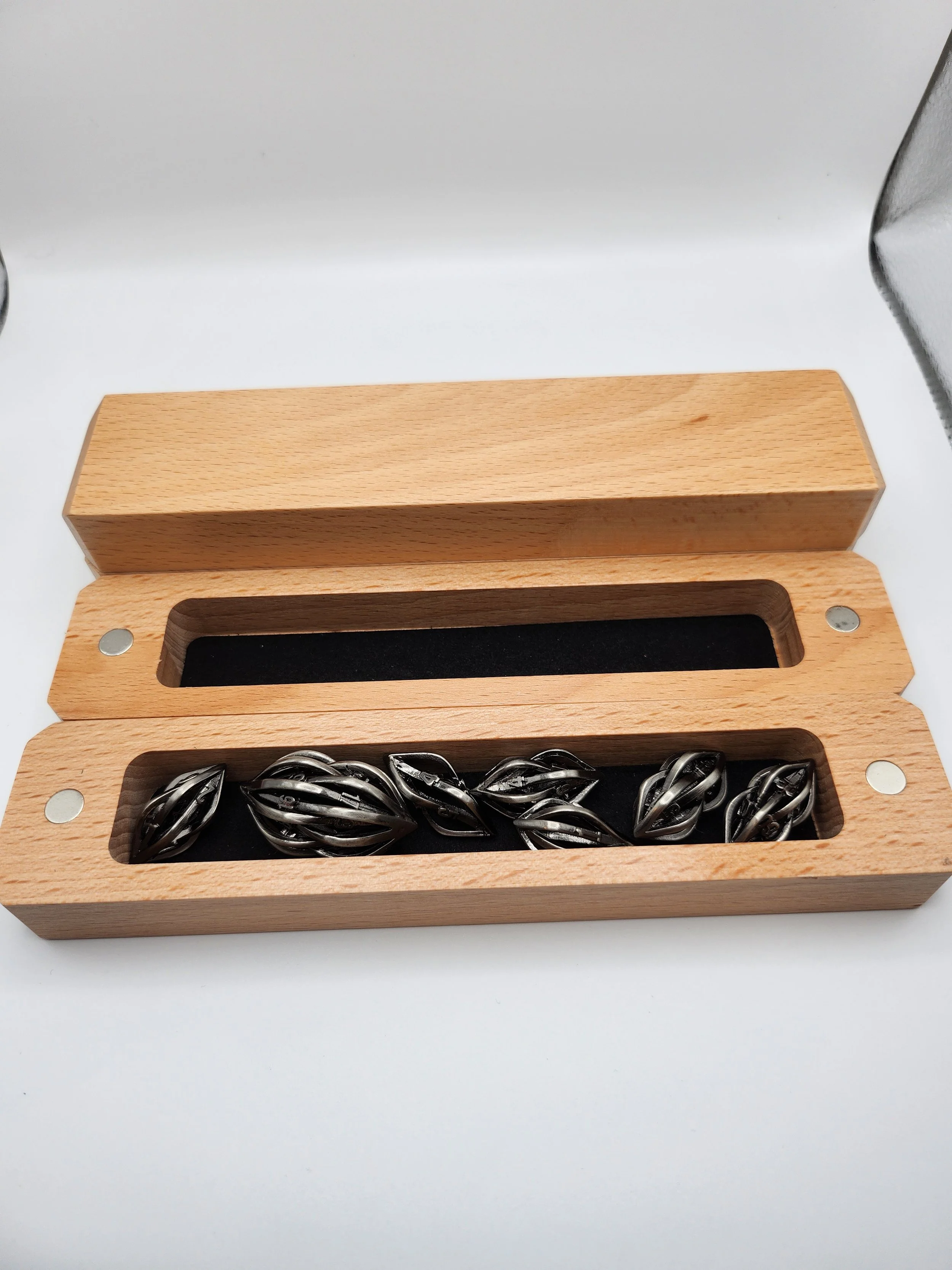 Metal Weave Rolling Dice