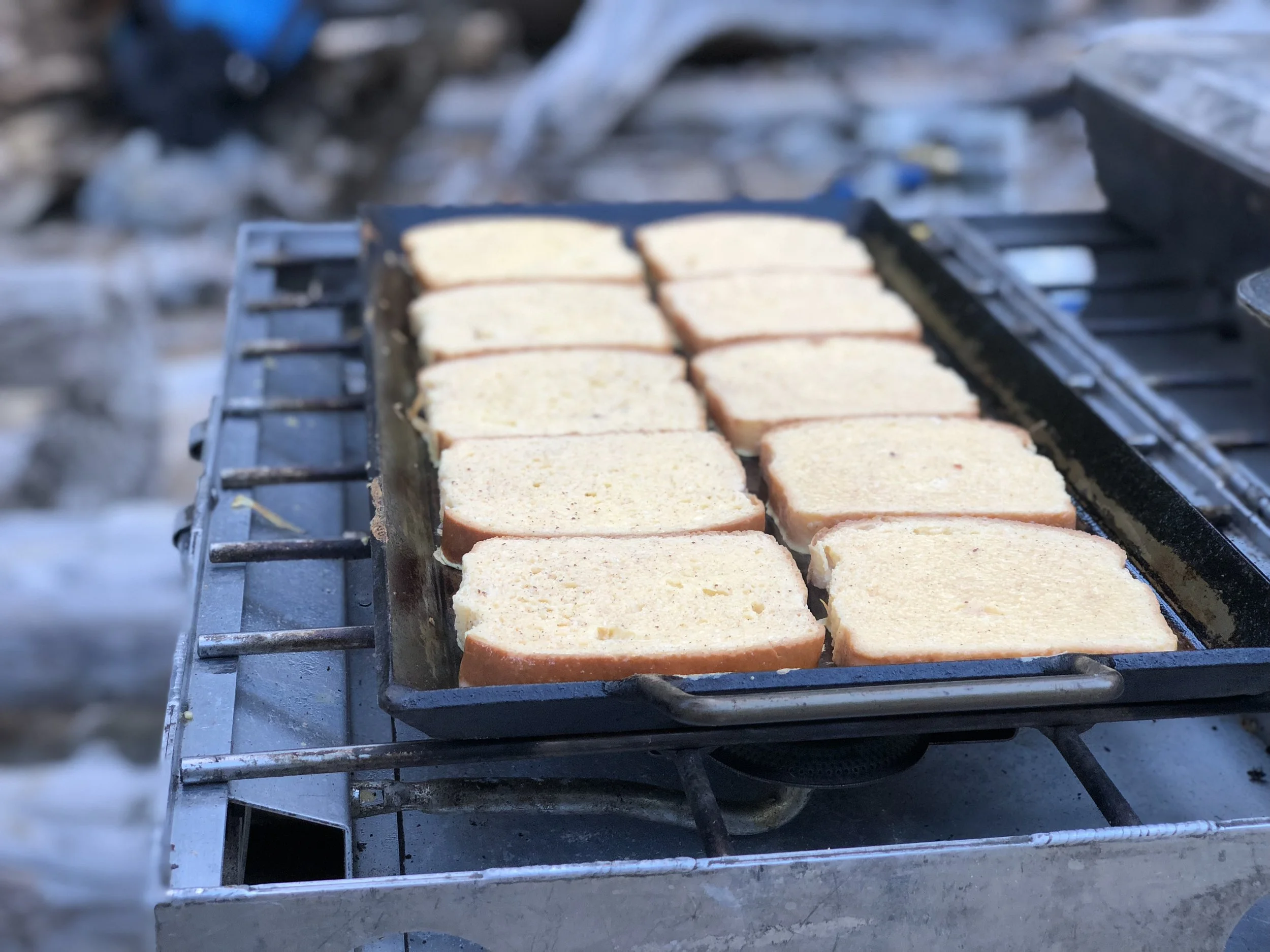 Breakfasts on the river