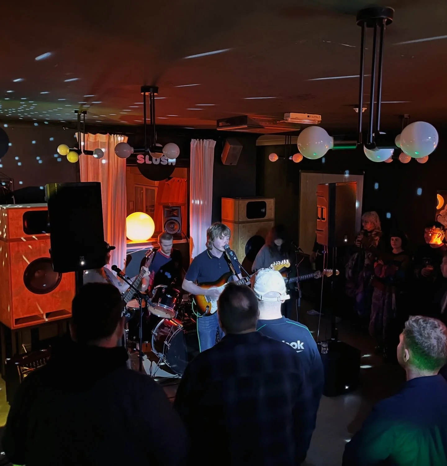 Last night in PG: @slushcic bootleg series w/ @new_cut_band, @bambees.music &amp; @sybsband 🌿✨

Wicked music, and packed out on a Sunday night 🔥