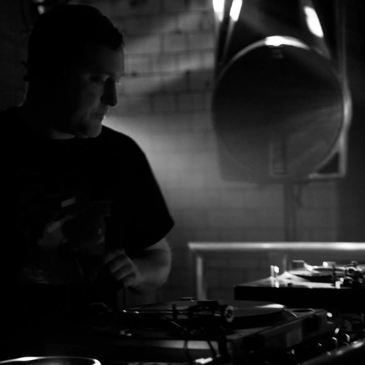 Join us on Saturday as we invite our good friend and highly respected DJ - Owain K (aka @inn8media) for an all night long session.

Known for delving into the deeper and dub-ier corners of house and techno which is especially reflected across his lab