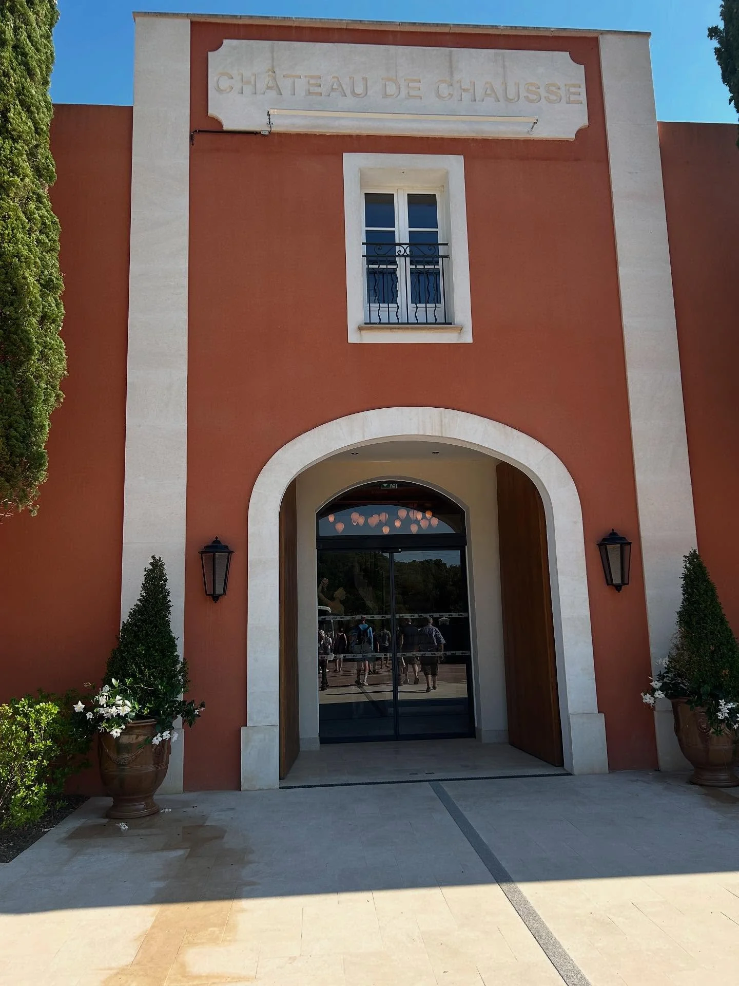 Ch&acirc;teau De Chausse winery tour 🤤 

Humans were really on to something when they turned grapes into a drink that makes you drunk. Good job, team! I&rsquo;m so trash; most of the wine in my life has come from a box. To have an in depth tour of a