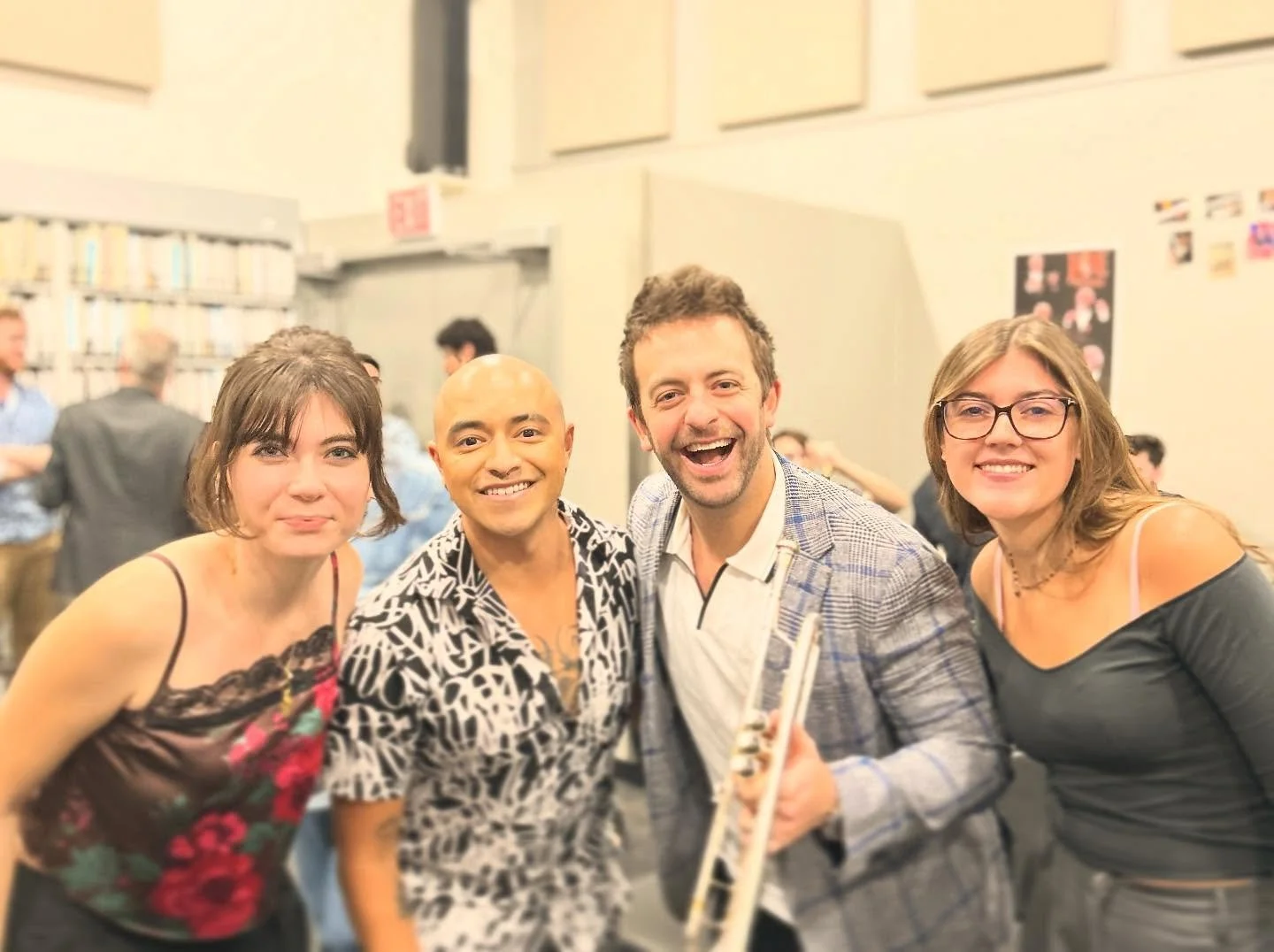 @peace.love.and.eva @ashlyn_mayes_2005 and I got to hear, and sing for @bbjazziii today!

Great musician and a super cool dude 🎺 a masterclass I will never forget

#lasvegasmusic #lasvegasmusicians #lasvegassinger