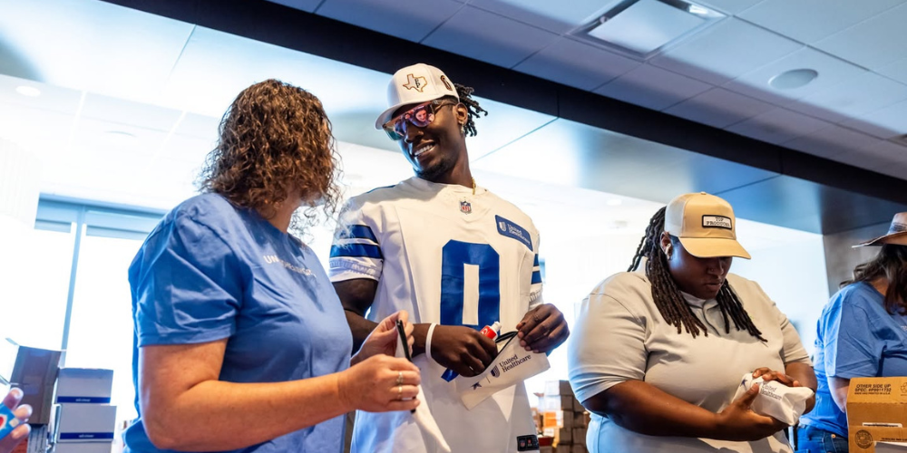 Cowboys linebacker DeMarvion Overshown provides relief supplies for Central Texas flood victims