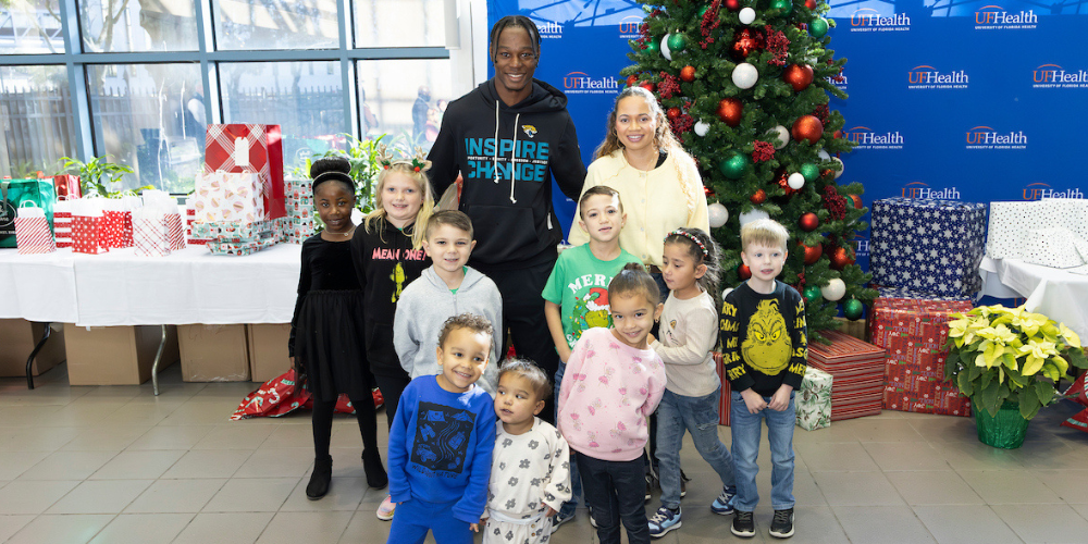 Montaric Brown Gives Back this Holiday Season